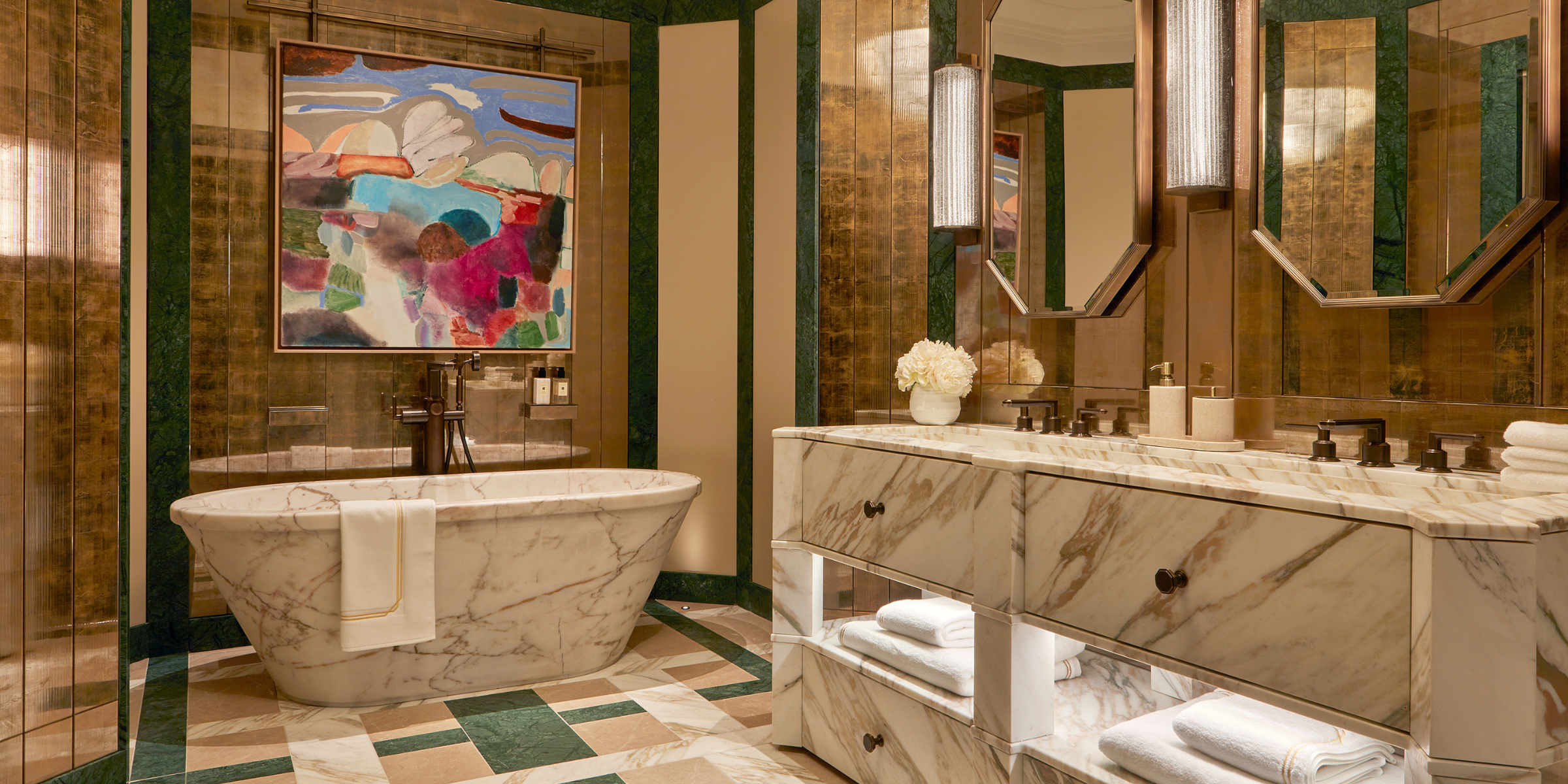 Lapicida Shines at WOW!house 2025