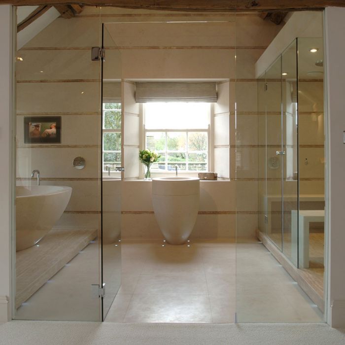 Lapicida Hanover White Limestone Bathroom