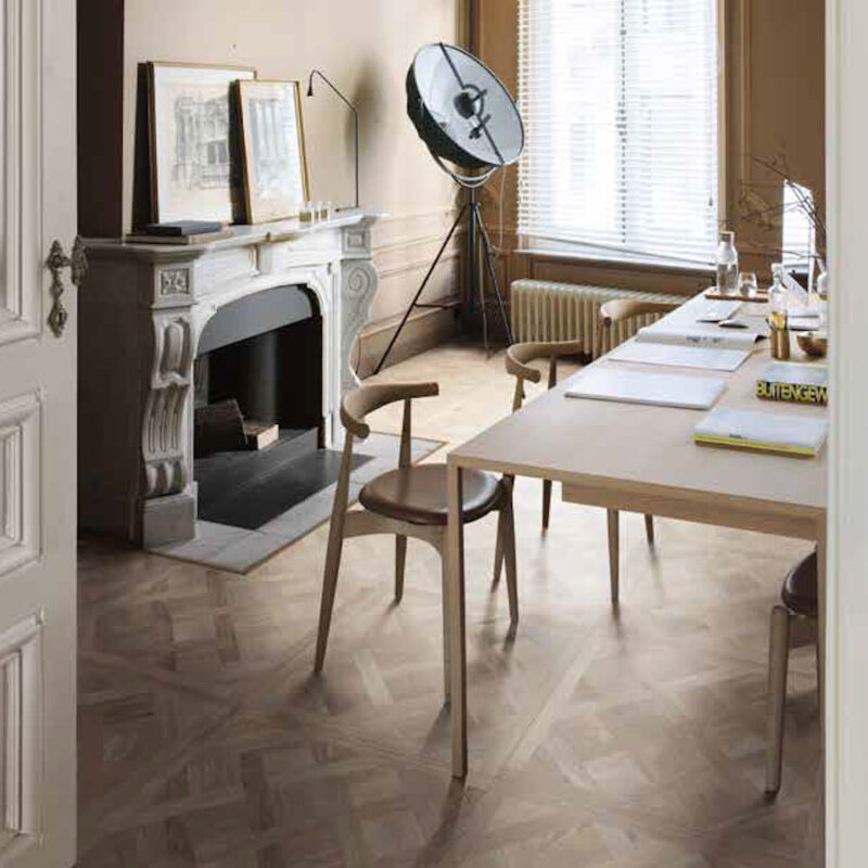 Lapicida Boisée Light Oak Versailles wood look porcelain tiles for dining room