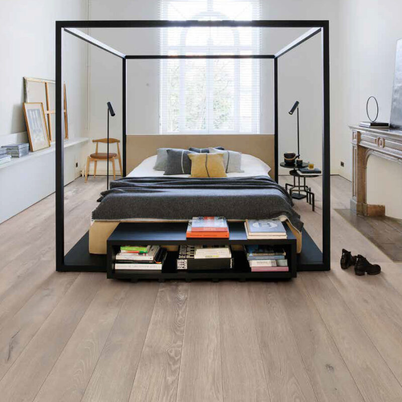 Lapicida Boisée Light Oak wood look porcelain floor tiles for bedroom
