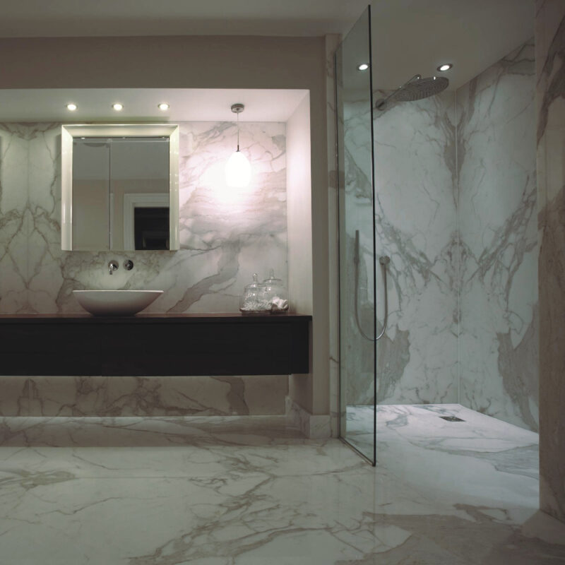 Lapicida Statuario marble is ideal for wet rooms and bathrooms