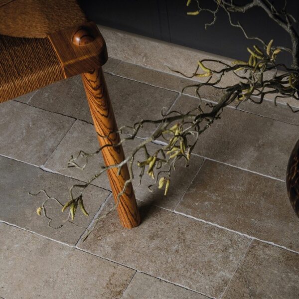 Lapicida Montpellier Beige floor tiles